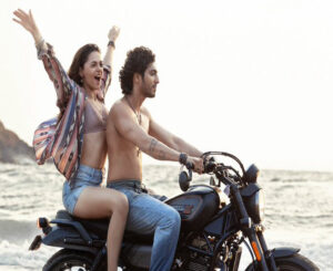 Saiyaara Movie Review: Mohit Suri and his Forbidden Romance Drowns in a Sea of Cliches despite the Best of Efforts by Ahaan Panday